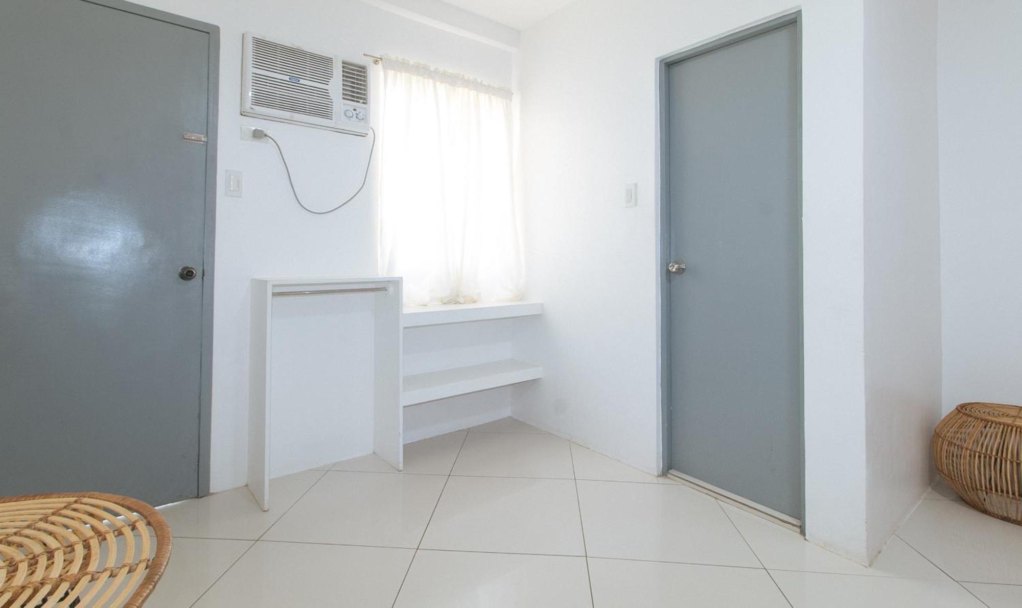 Reddoorz At Fat J Apartelle Mactan Cebu Exterior foto
