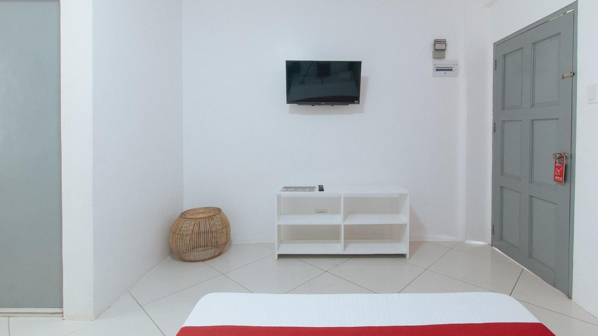 Reddoorz At Fat J Apartelle Mactan Cebu Exterior foto