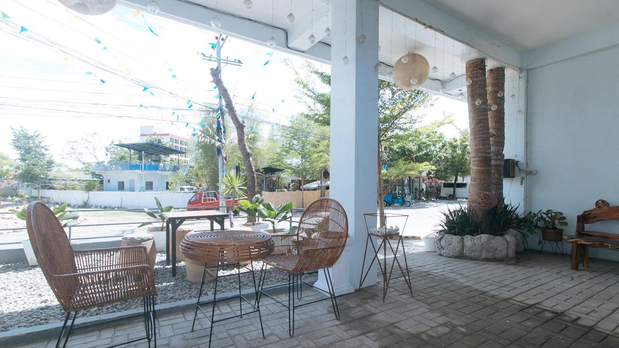 Reddoorz At Fat J Apartelle Mactan Cebu Exterior foto
