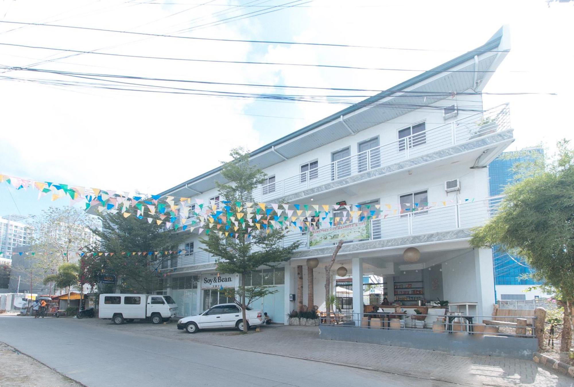 Reddoorz At Fat J Apartelle Mactan Cebu Exterior foto