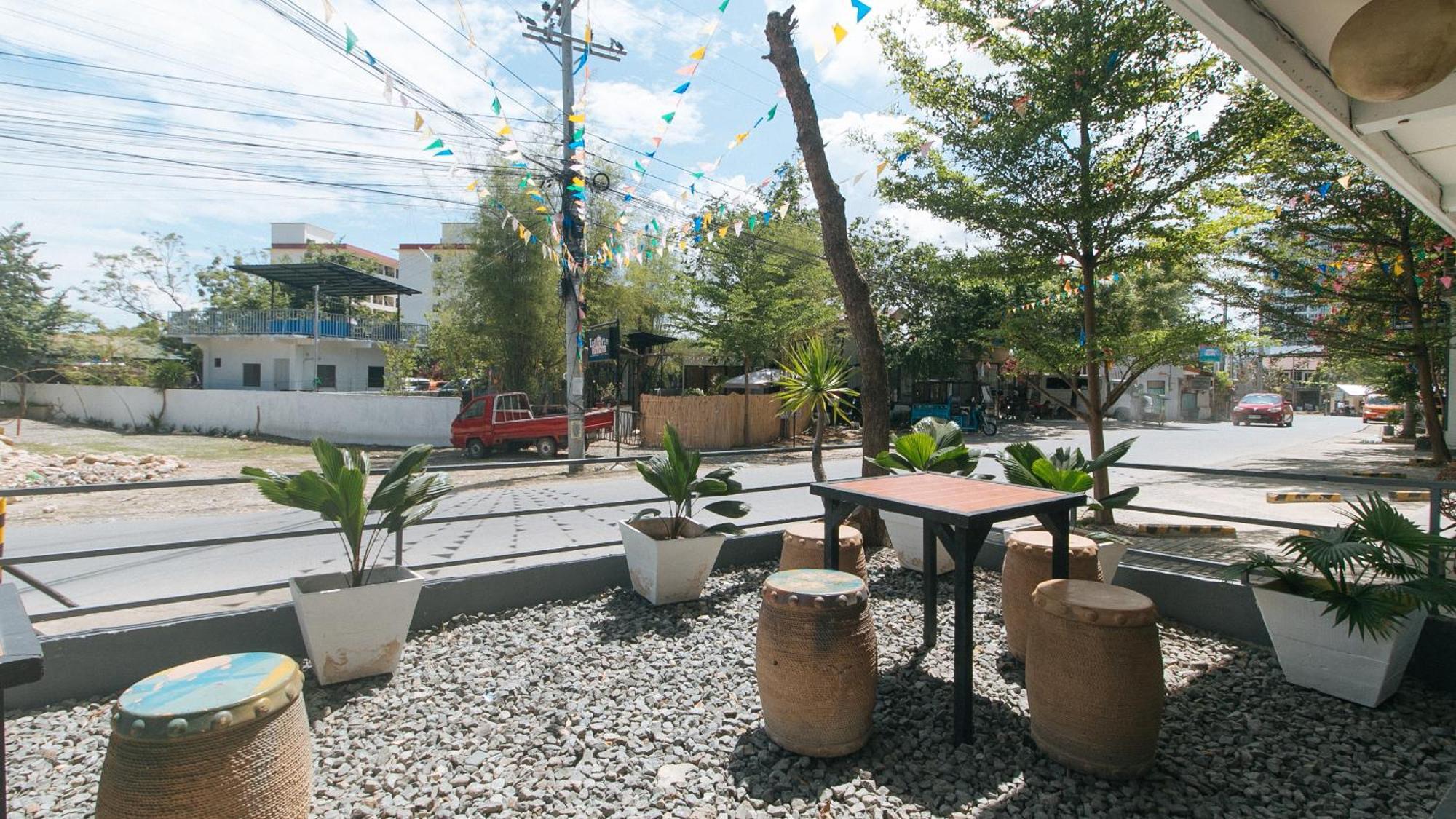 Reddoorz At Fat J Apartelle Mactan Cebu Exterior foto